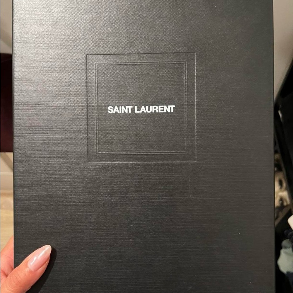 ‼️WOW‼️Yves Saint Laurent Black and gold- 🖤🧡Uptown Envelope Clutch‼️GUC - Picture 7 of 12